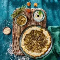 منقوشة لبنة وزعتر